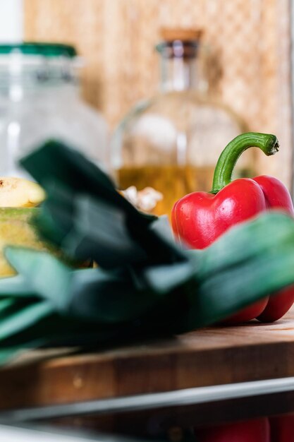 Foto gesunde und gesunde nahrung mit obst, gemüse und grün