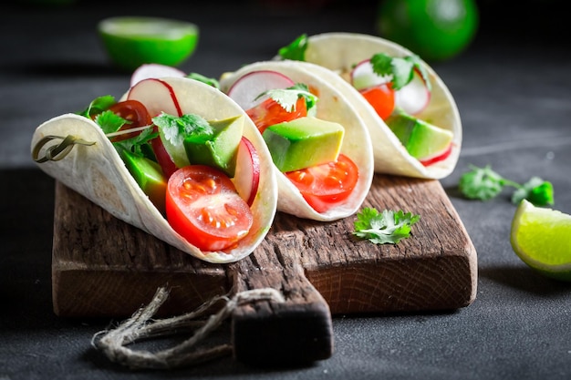 Gesunde und leckere Tacos als schneller Snack für die Party