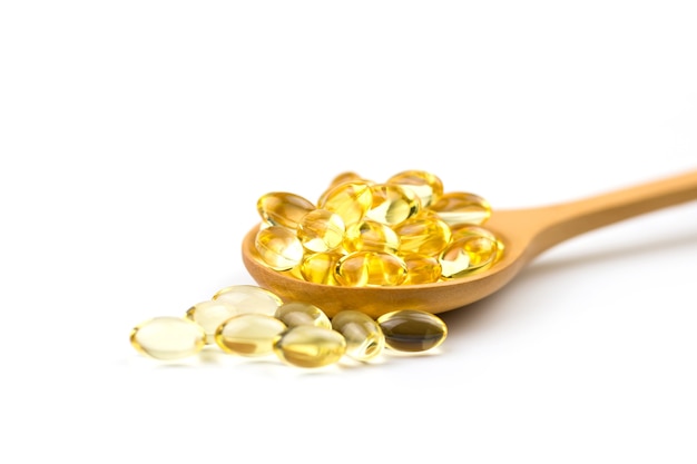 Gesunde Vitamine Omega 3 lokalisiert auf einem weißen Hintergrund