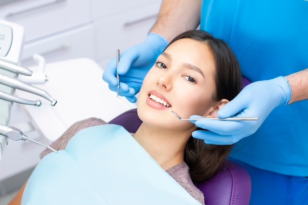 Gesunde Zähne und Medizin, stomatologisches Konzept