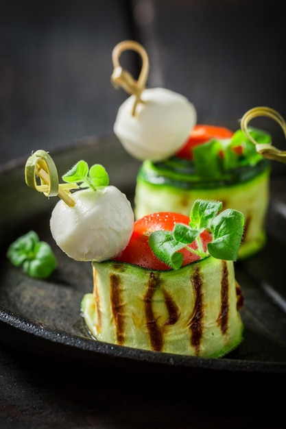 Gesundes abwechslungsreiches Fingerfood mit frischen Zutaten für die Party