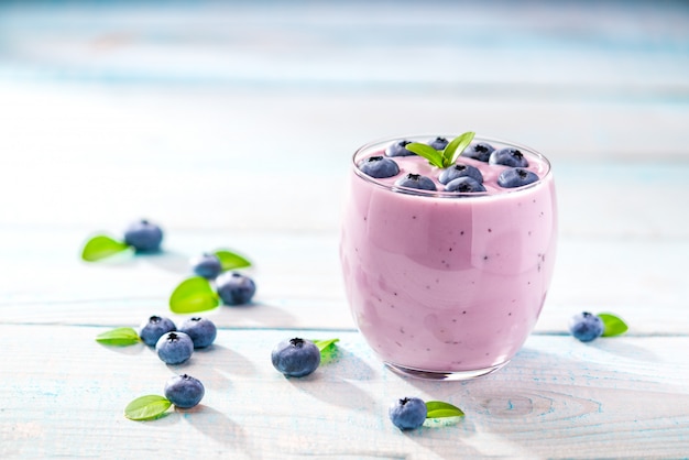 Gesundes Frühstück von Smoothieblaubeeren