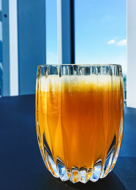 Gesundes Getränk Fruchtvitamine und Getränkekarte frischer Orangensaft im Luxusrestaurant im Freien Essen...