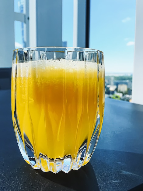 Gesundes Getränk, Fruchtvitamine und Getränkekarte, frischer Saft im Luxusrestaurant im Freien, Essensservice ...