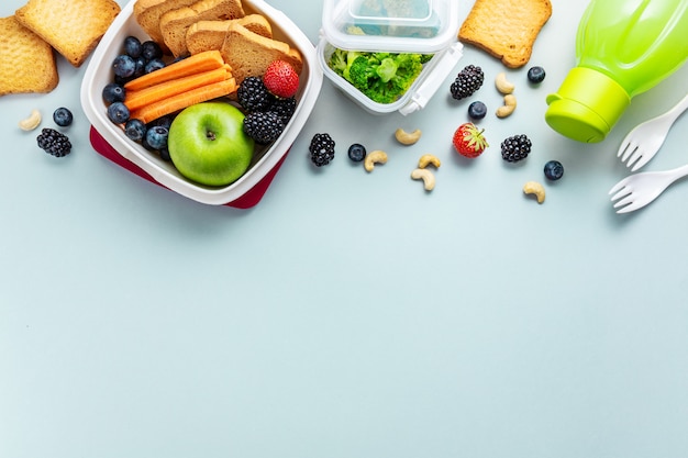 Gesundes Mittagessen zum Mitnehmen in Lunchbox