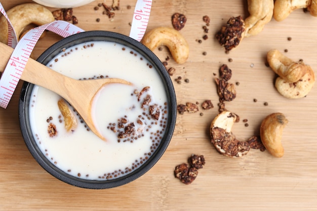 gesundes Müsli mit Cashew