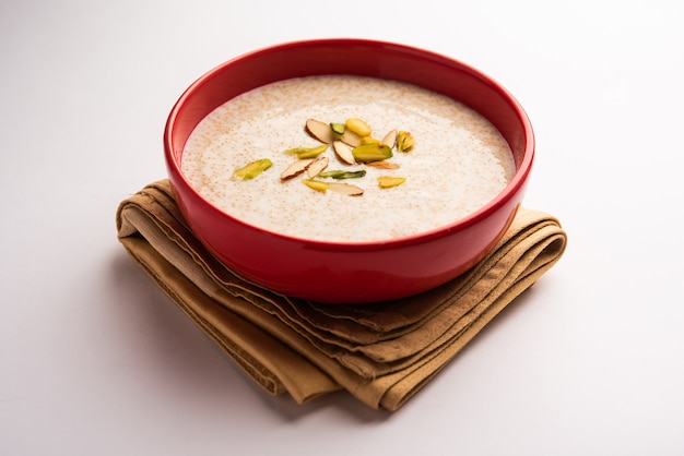 Gesundes Rajgira Kheer oder Amaranth-Süßbrei