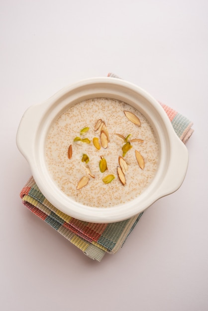 Gesundes Rajgira Kheer oder Amaranth-Süßbrei