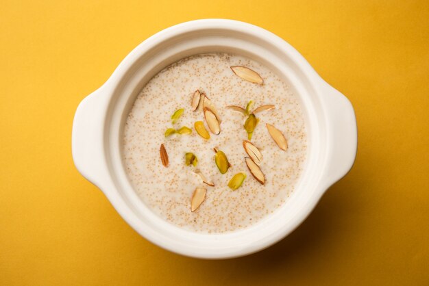 Gesundes Rajgira Kheer oder Amaranth-Süßbrei