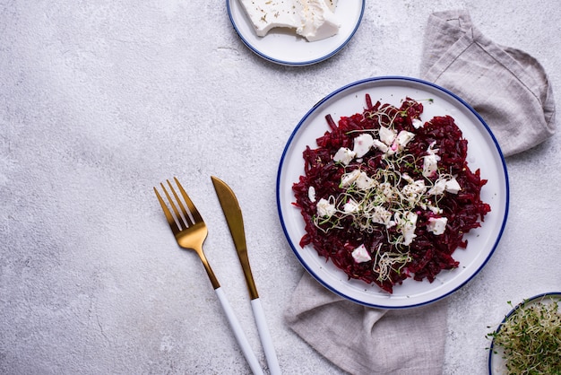 Gesundheitssalat mit Rote Beete und Feta