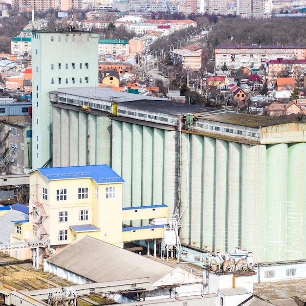 Foto getreidenaufzug im zentrum von krasnodar