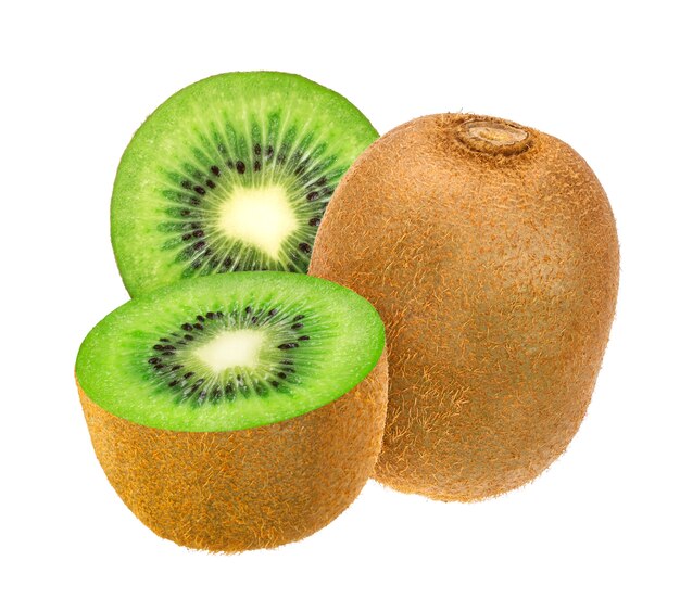 Getrennte Kiwi, vollständige und geschnittene Kiwi getrennt auf Weiß mit Ausschnittspfad.