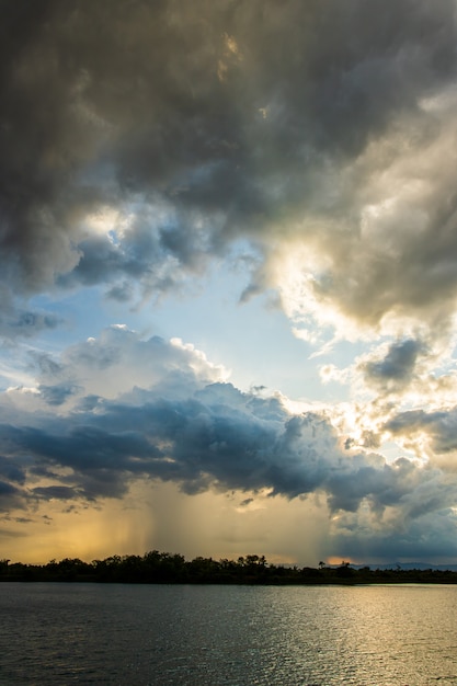 Gewitterhimmel Regenwolken