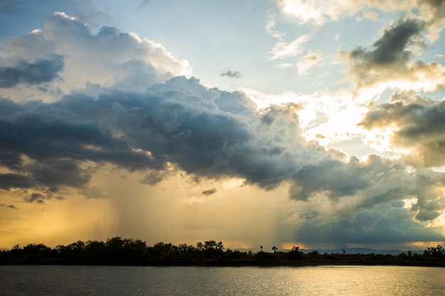 Gewitterhimmel Regenwolken