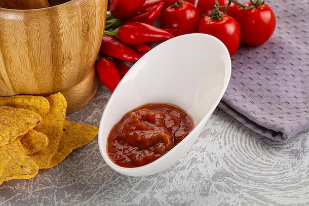 Foto gewürzte mexikanische soße salsa-dip