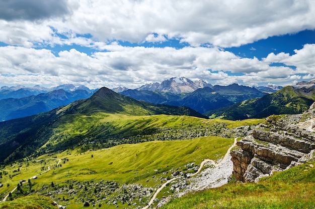 Giau Pass montanhas