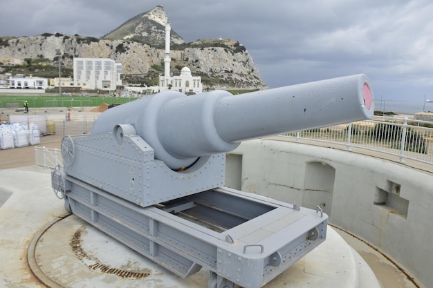 Gibraltar Reino Unido 07 de noviembre de 2019 Un viejo cañón restaurado