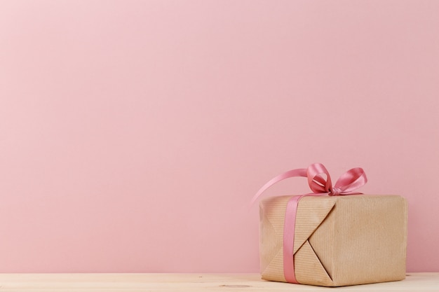 Giftbox com fita rosa