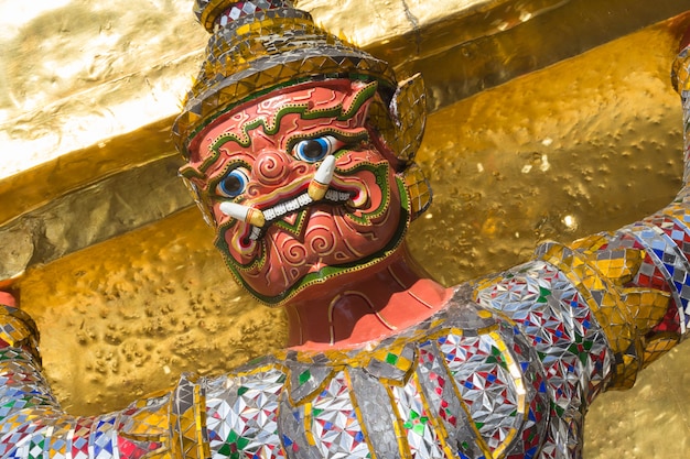 Gigante en el templo del Buda de Esmeralda, Bangkok, Tailandia