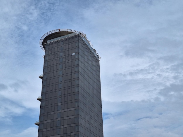 Gigante urbano Un vistazo a la estructura más alta de la ciudad