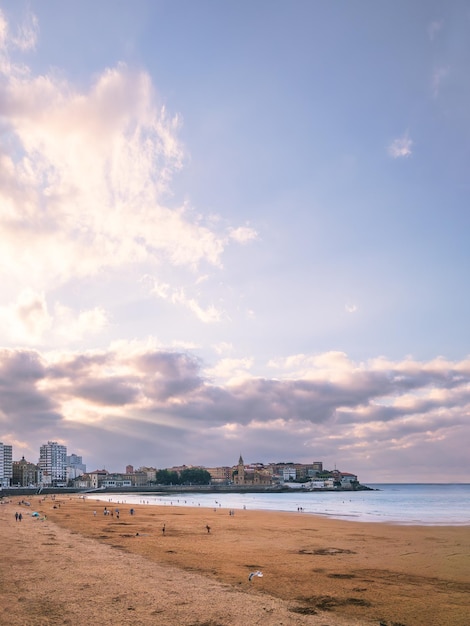 Gijon astúrias san lorenzo praia fundo marco verão espanhol viagens mar destino