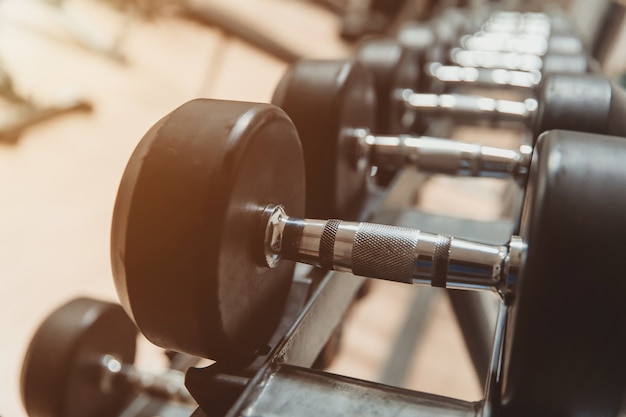 Gimnasio en la sala de fitness.