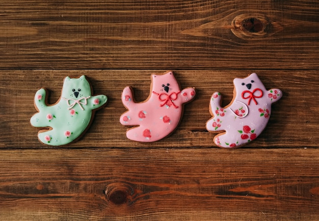 Gingerbread glaze cat flowers colored gift handmade holiday cookies