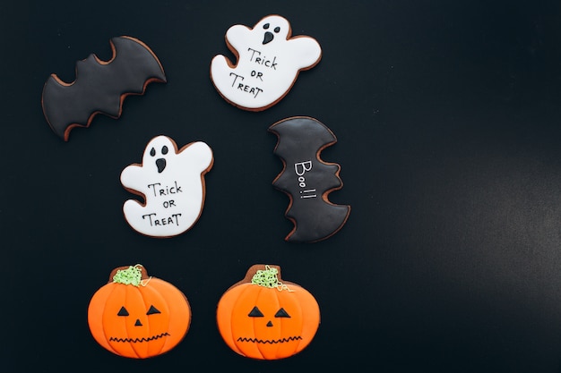 Gingerbreads for Halloween: momia, murciélago, calabaza, fantasma, gato negro