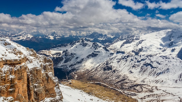 Gipfel des Sass Pordoi im Frühjahr Dolomiten Italien