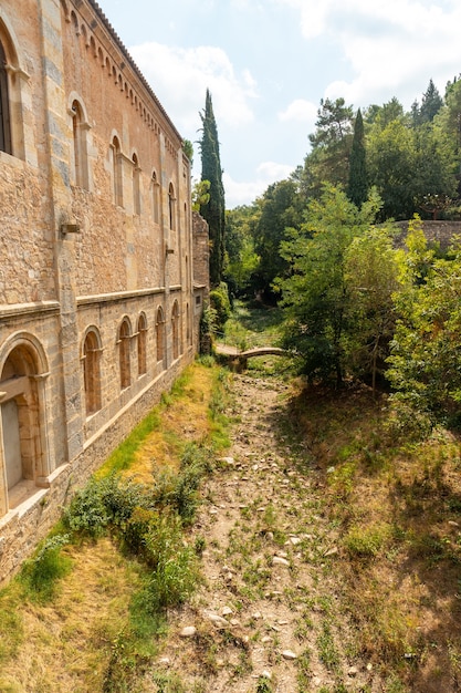 Girona ciudad medieval, alrededores del Monestir de Sant Pere de Galligants, Costa Brava de Cataluña en el Mediterráneo. España