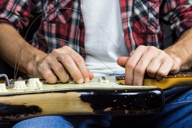 Gitarrensaiten wechseln