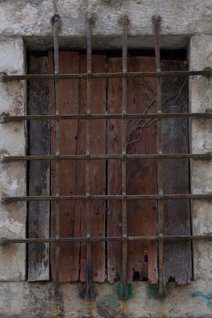 Gitterfenster aus Holz