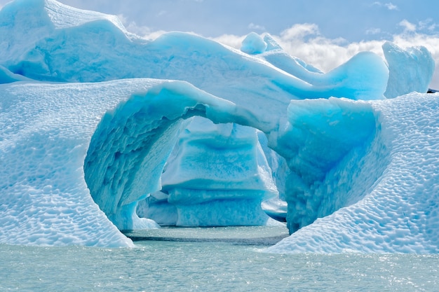 Glaciar flotante en la patagonia argentina