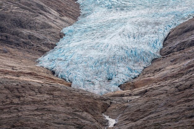 Foto glaciar en la formación rocosa