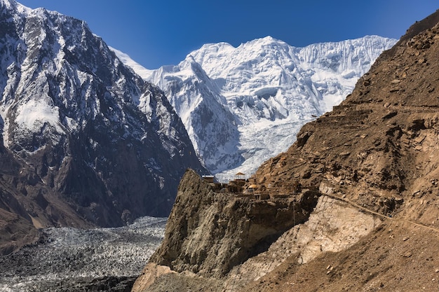 El glaciar Passu está situado en el lado sur del pueblo de Passu en el norte de Pakistán.