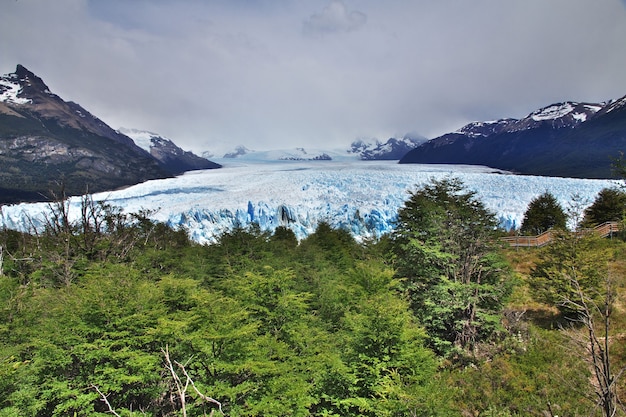 Glaciar Perito Moreno perto de El Calafate na Patagônia da Argentina