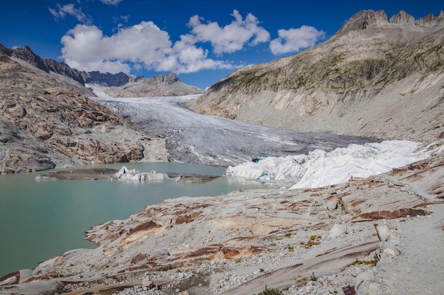 Foto glaciar del ródano en suiza cerca de furka pass y belvedere hotel