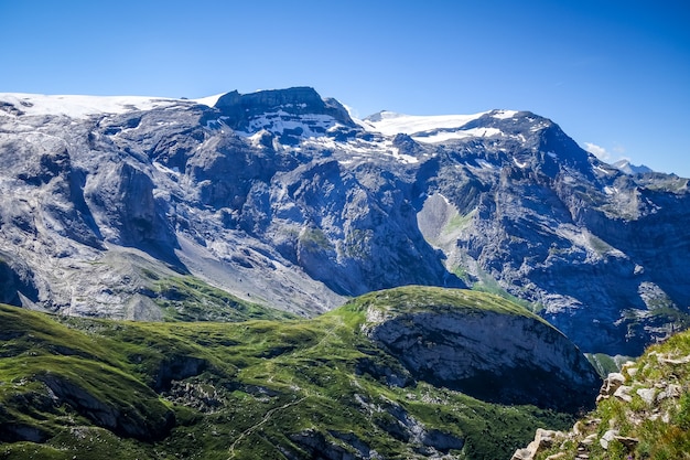 Los glaciares alpinos y el paisaje de las montañas en Pralognan la Vanoise Alpes franceses