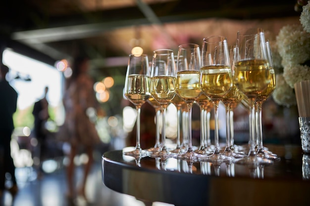 Gläser Champagner Restaurant Weißwein in Gläsern