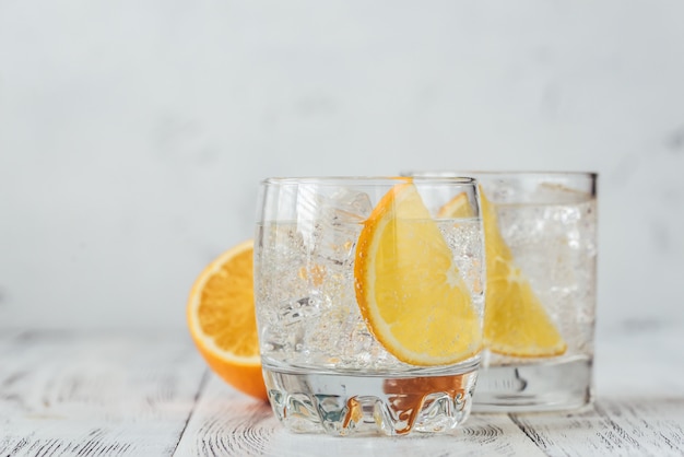 Gläser Gin Tonic