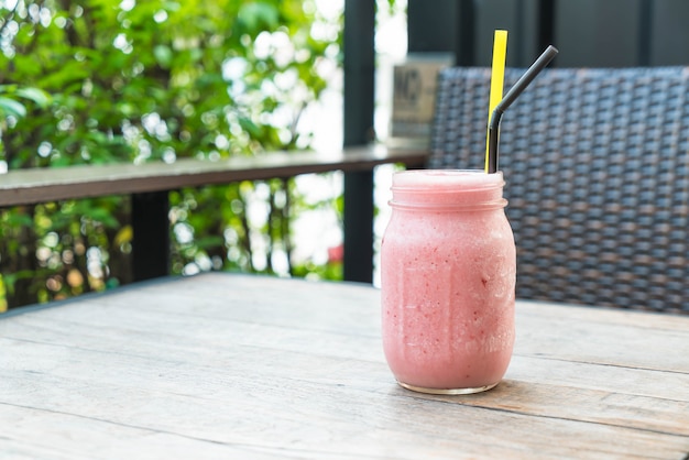 Glas Erdbeer Smoothie