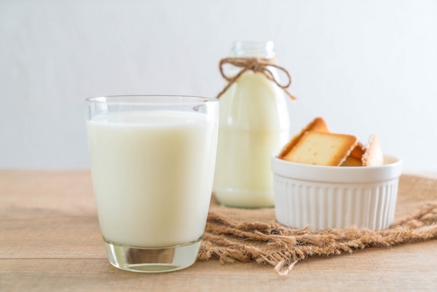 Glas frische Milch