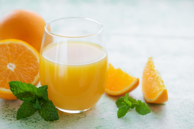 Glas frischer Orangensaft