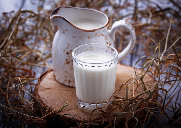 Foto glas milch und krug.