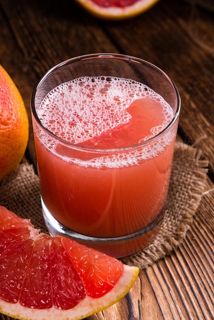 Glas mit Grapefruitsaft