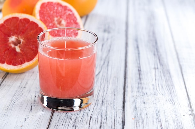 Glas mit Grapefruitsaft