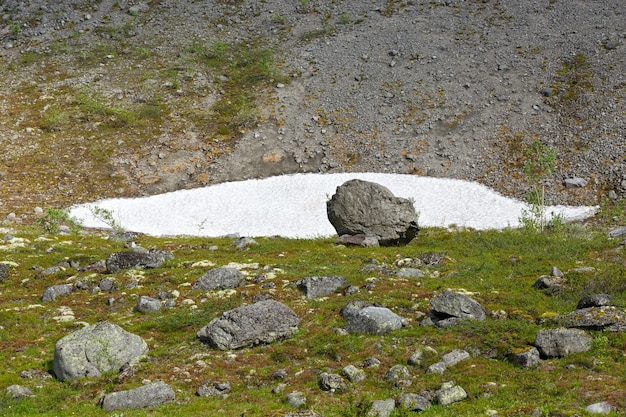 Gletscher in den Bergen von Khibiny, Kola-Halbinsel, Russland.