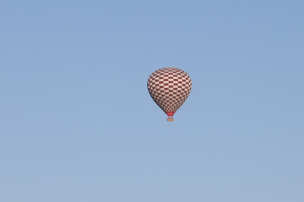 Globo aerostático sobre la ciudad de Goreme