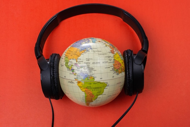 Globo de entretenimiento en Internet Econcert en auriculares