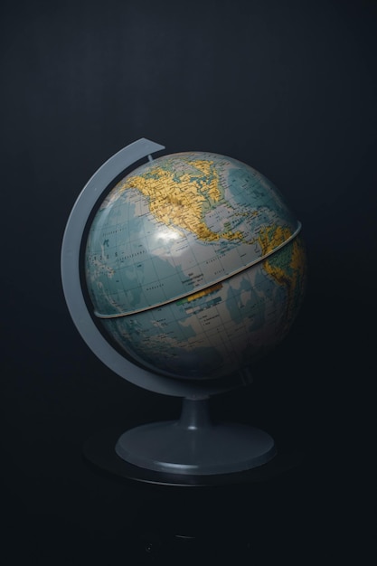 un globo con la palabra mundo en él